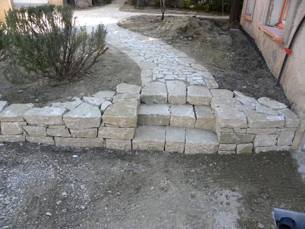 Escalier en pierres sèches