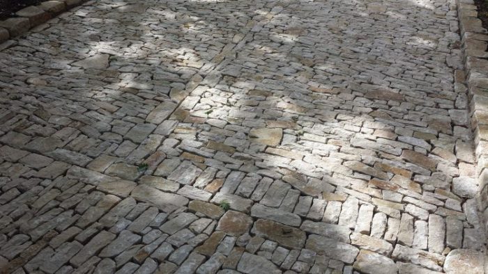Construction d’une calade ( Vaucluse ) | Mur en pierre sèche traditionnel